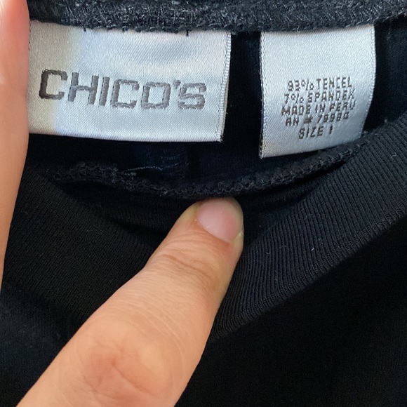 Chico’s black tencel pull on flowy wide leg pant size 1 - Picture 4 of 7